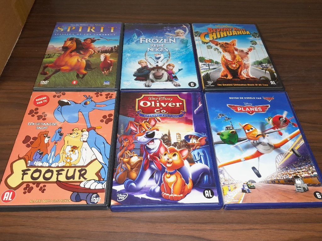 10 DVD's: Cartoons / Animals / Disney / Barbie / Dora / Brum, Alle leeftijden, Ophalen of Verzenden, Gebruikt, Familie