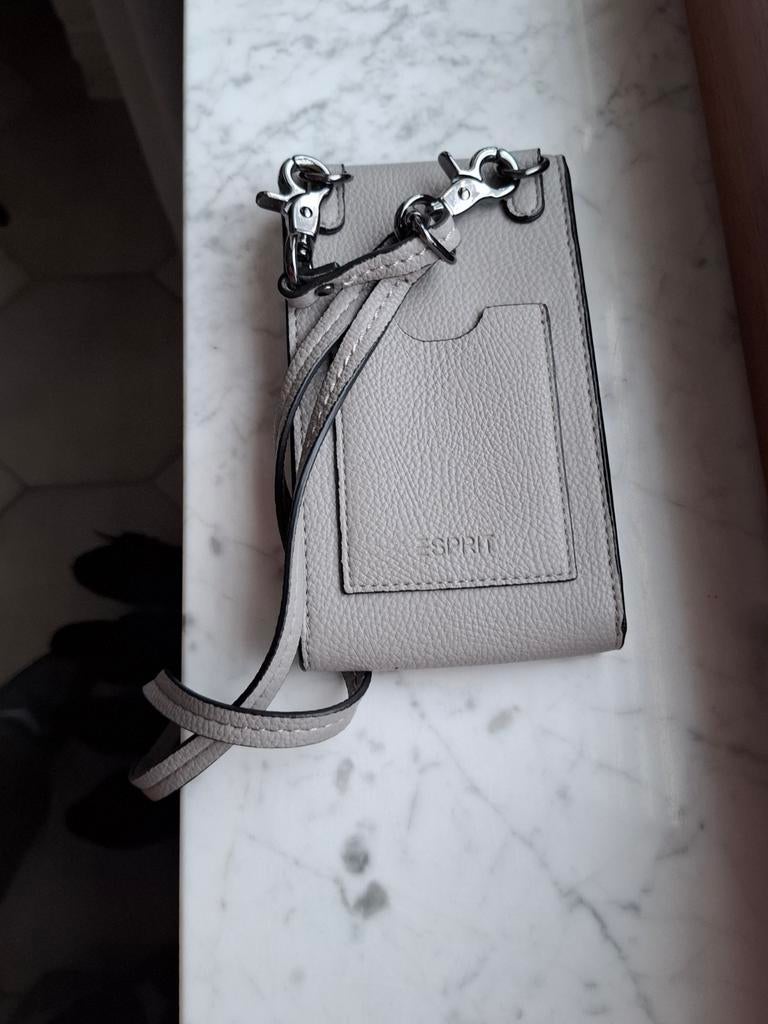 Telefoonhoesje, Enlèvement