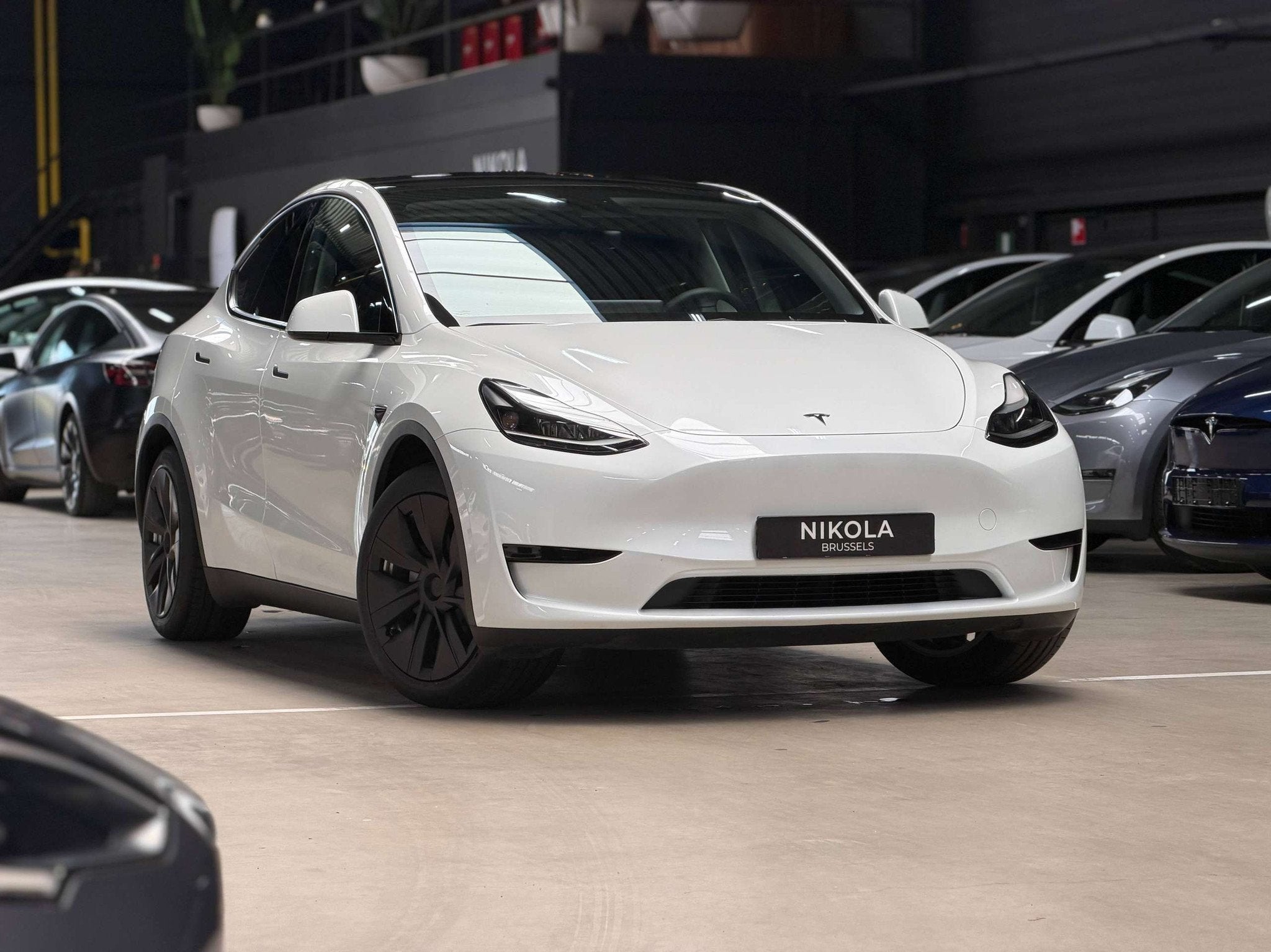 Tesla Model Y RWD - PREMIUM - ENHANCED AUTOPILOT (bj 2024), Auto's, Tesla, Achterwielaandrijving, Gebruikt, Zwart, Adaptive Cruise Control