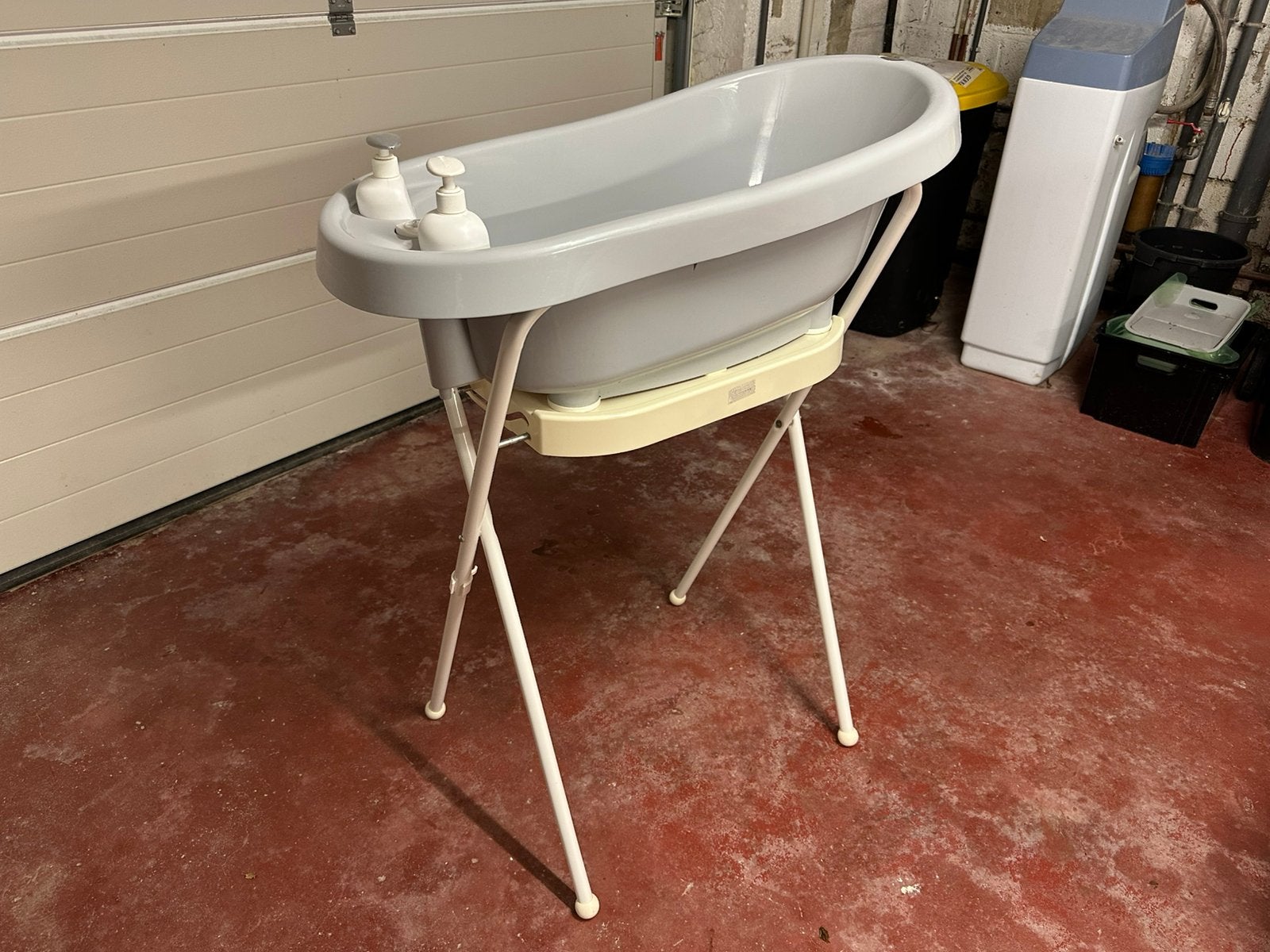 Baignoire bébé sur pied, Enlèvement, Utilisé, Standard, Bébé-jou