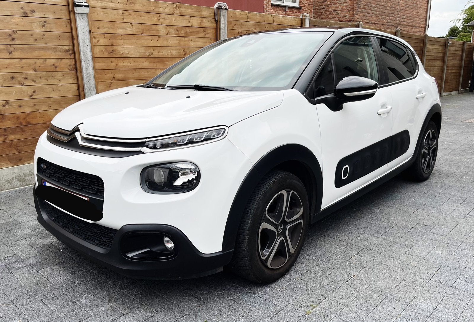 Mooie Citroën C3 / 2017 euro6 benzine 1.2 / goed onderhouden, Auto's, Citroën, Euro 6, Parkeersensor, Wit, Handgeschakeld