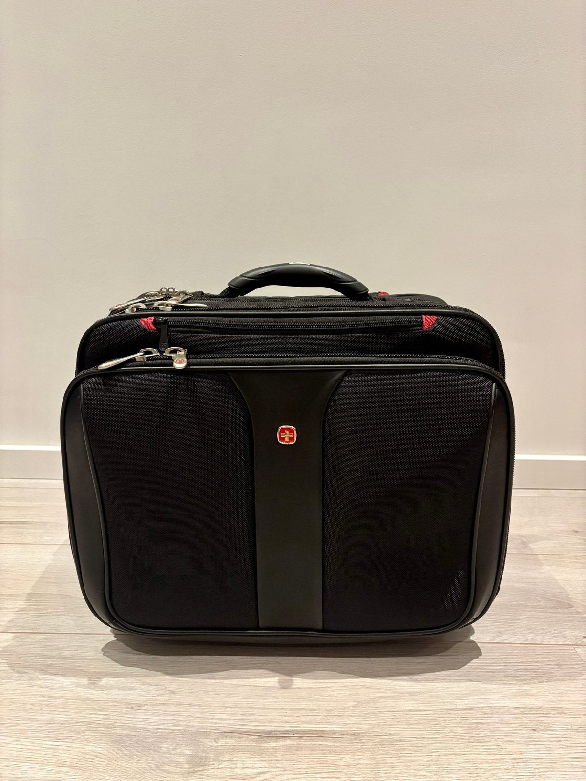 Wenger laptoptas / reiskoffer / roltrolley ZGAN, Computers en Software, Laptoptassen, Ophalen, Trolleytas, Zo goed als nieuw, Zwart