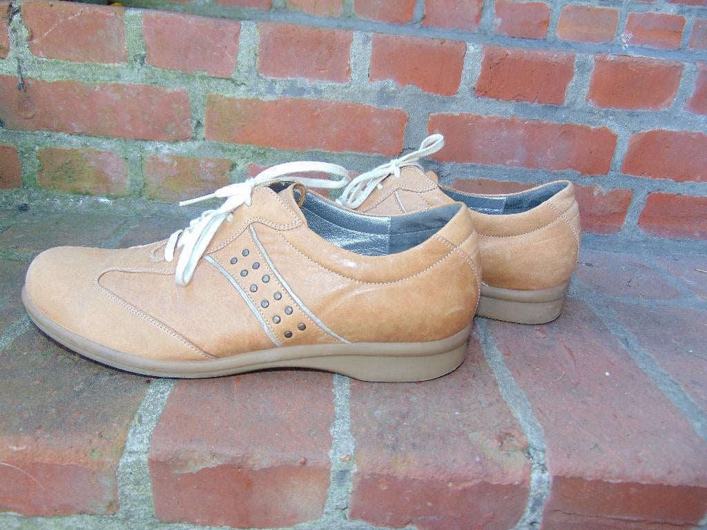 Schoenen Durea in zeer goede staat, Kleding | Dames, Schoenen met lage hakken, Bruin, Ophalen of Verzenden, Gedragen