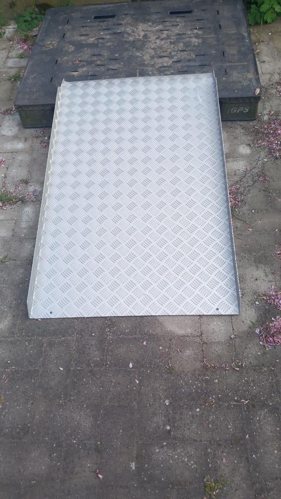 oprijplaat, Ophalen, Zo goed als nieuw