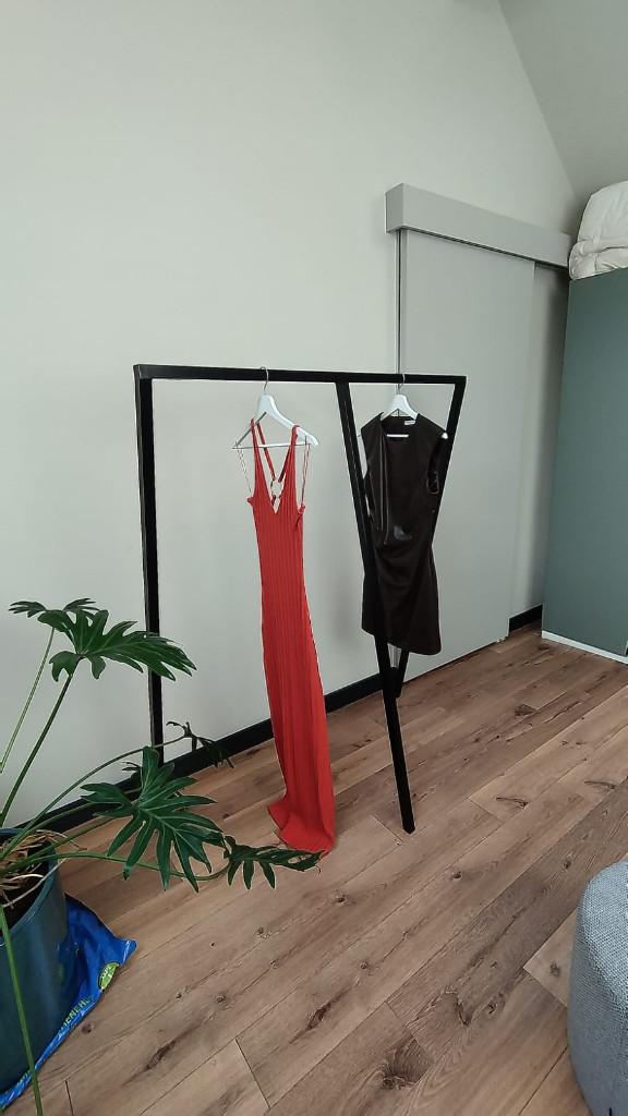 HAY kledingrek zwart, Kleding | Dames, Kledingrekken, Ophalen