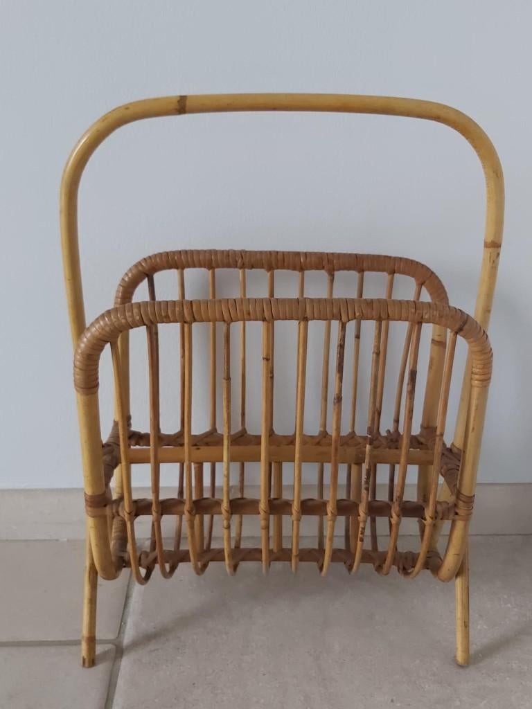 Leuke vintage rotan kranten / tijdschriften rek, Huis en Inrichting, Woonaccessoires | Krantenbakken en Lectuurbakken, Zo goed als nieuw