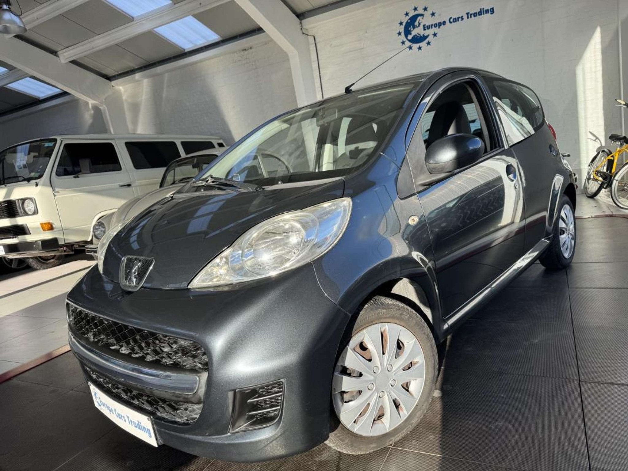 Peugeot 107 1.0 68CH NOUVELLE EMBRAYAGE 5 PORTES GAR 12M, 4 zetels, Stof, 103 g/km, ABS