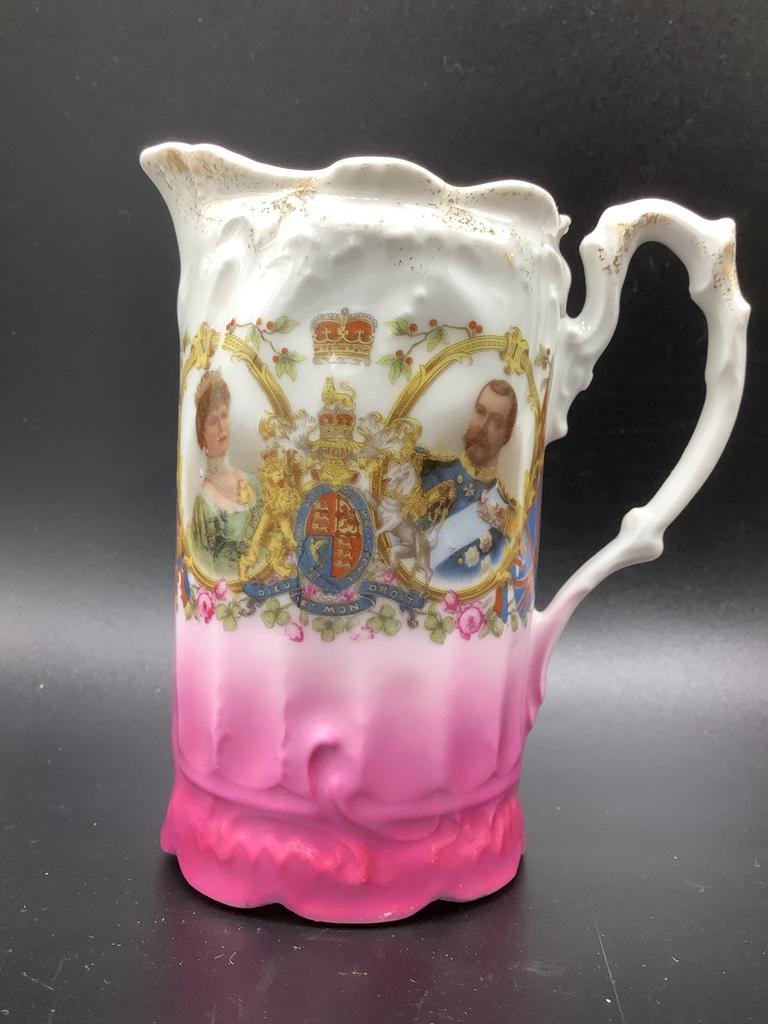 Koninklijke werper die koning George V van Engeland kroont, Ophalen of Verzenden, Gebruikt, Servies