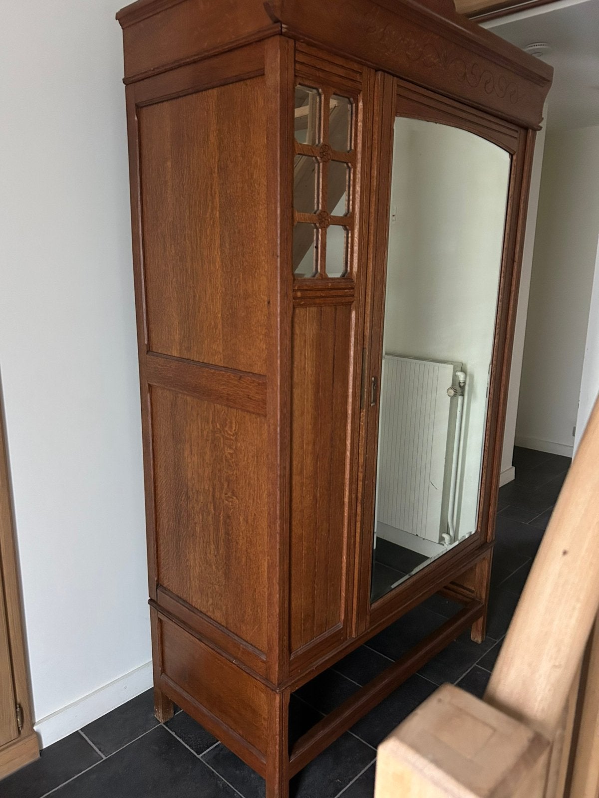 Armoire en chêne foncé avec toboggan : 119x59x215 cm, Antiquités & Art, Enlèvement