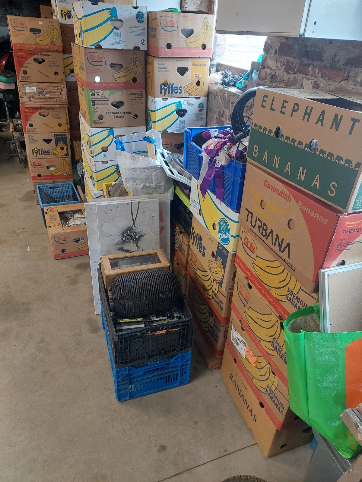 rommelmarkt spullen extreme partij, Ophalen