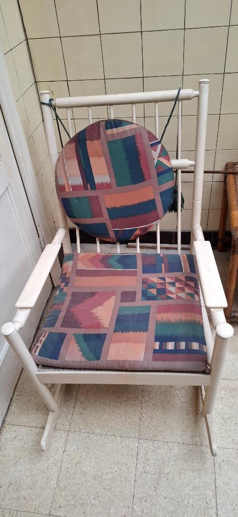 schommelstoel 2 stuks, Huis en Inrichting, Stoelen, Ophalen, Gebruikt, Wit, Retro