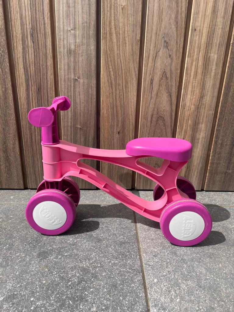 Loopfiets Lena roos, Ophalen, Zo goed als nieuw, Loopfiets