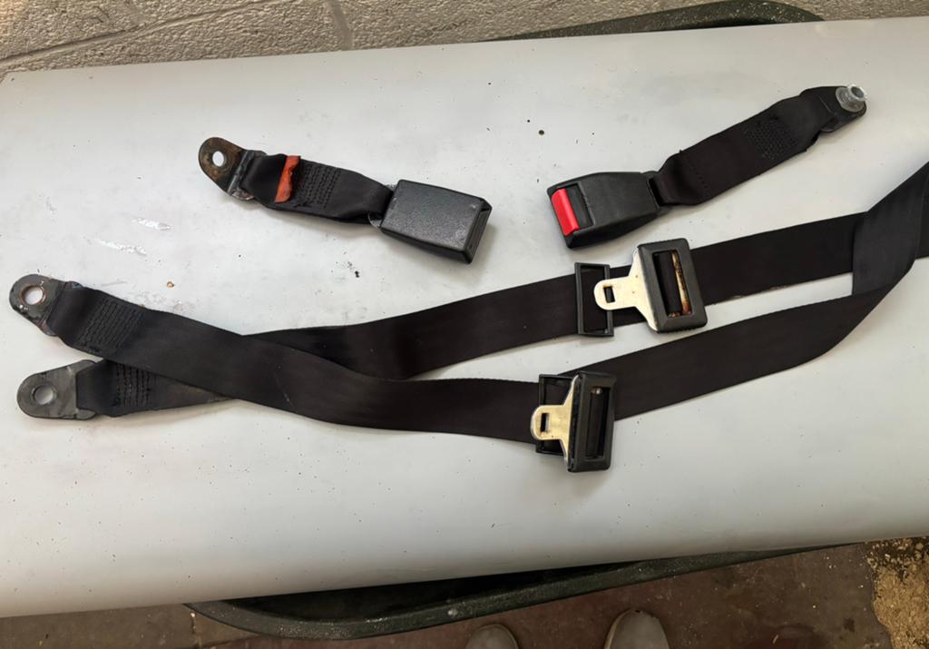 Ceintures arrières pour Porsche 924/944 avec boulonnerie, Enlèvement ou Envoi, Porsche