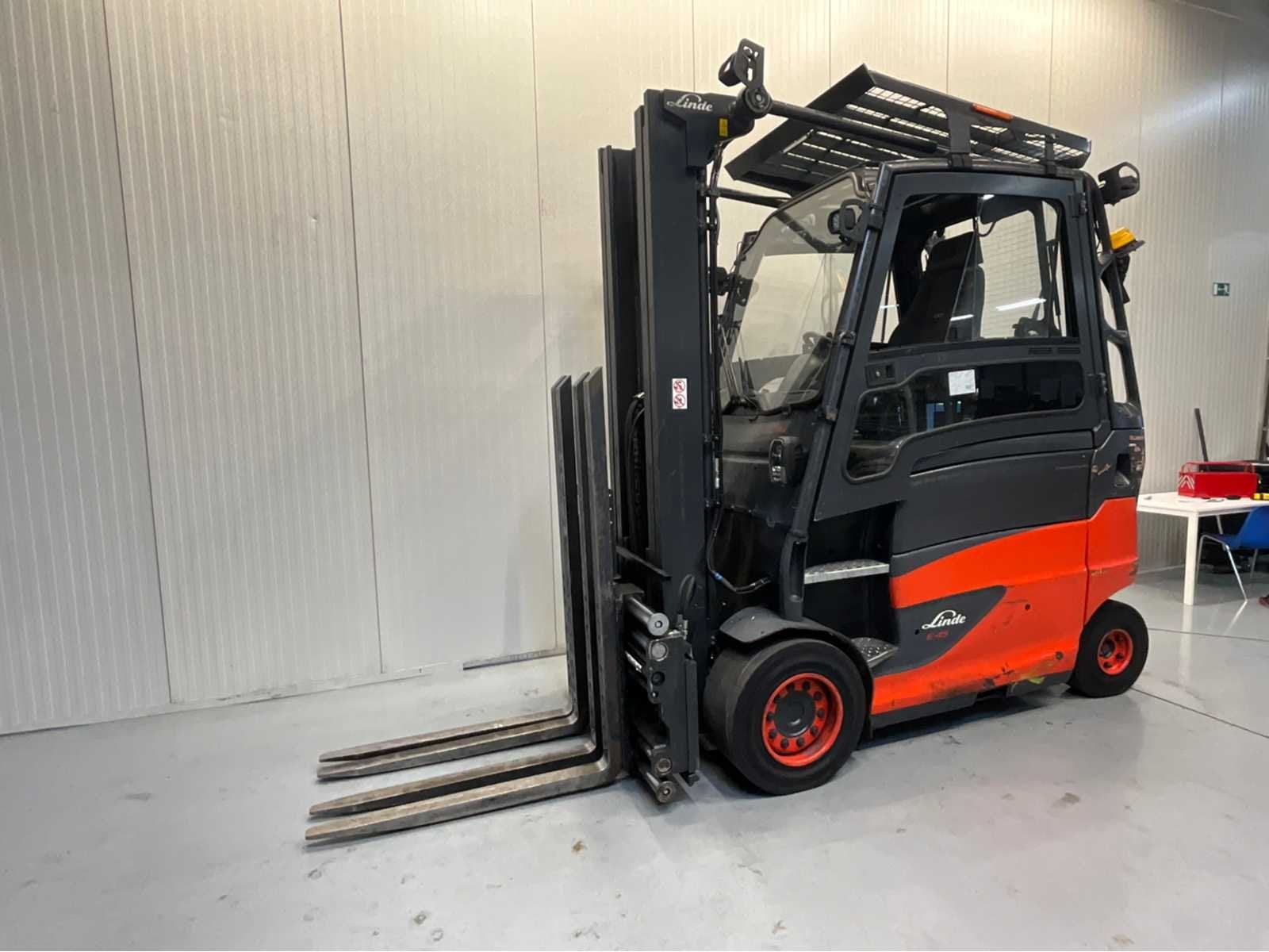 Linde E45HL-01/600 Triplex - Vorkenversteller - Freelift - S, Articles professionnels, Machines & Construction | Chariots élévateurs & Transport interne