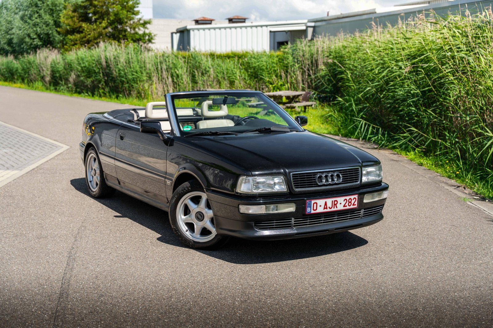 Audi cabrio 2.6 manuelle, Cuir, Achat, 110 kW, Entreprise