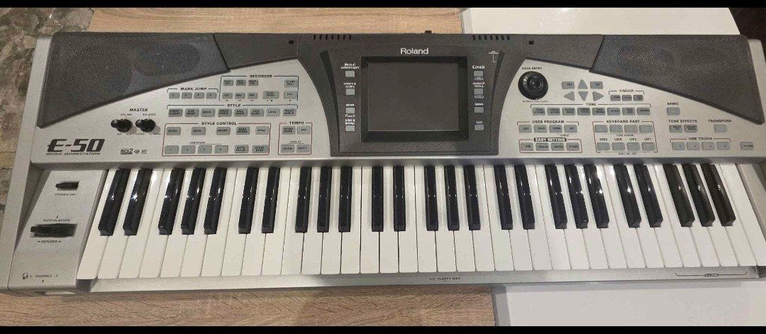 Roland E 50, Muziek en Instrumenten, Ophalen, Zo goed als nieuw, 61 toetsen, Roland