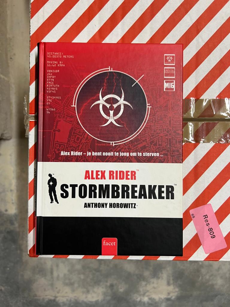 Alex Rider Stormbreaker, Ophalen, Gelezen, Fictie