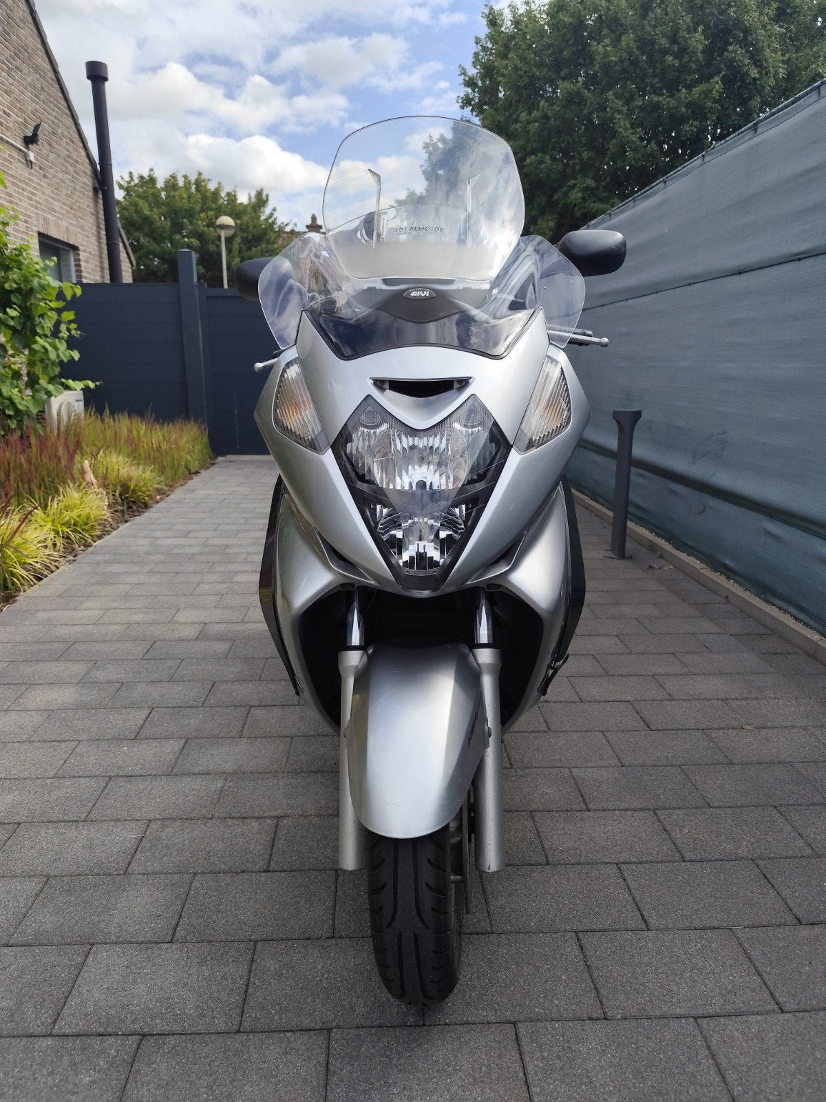 Honda Silverwing FJS600A, Motos, Motos | Honda, Poignées chauffantes, Scooter, Occasion, Plus de 35 kW