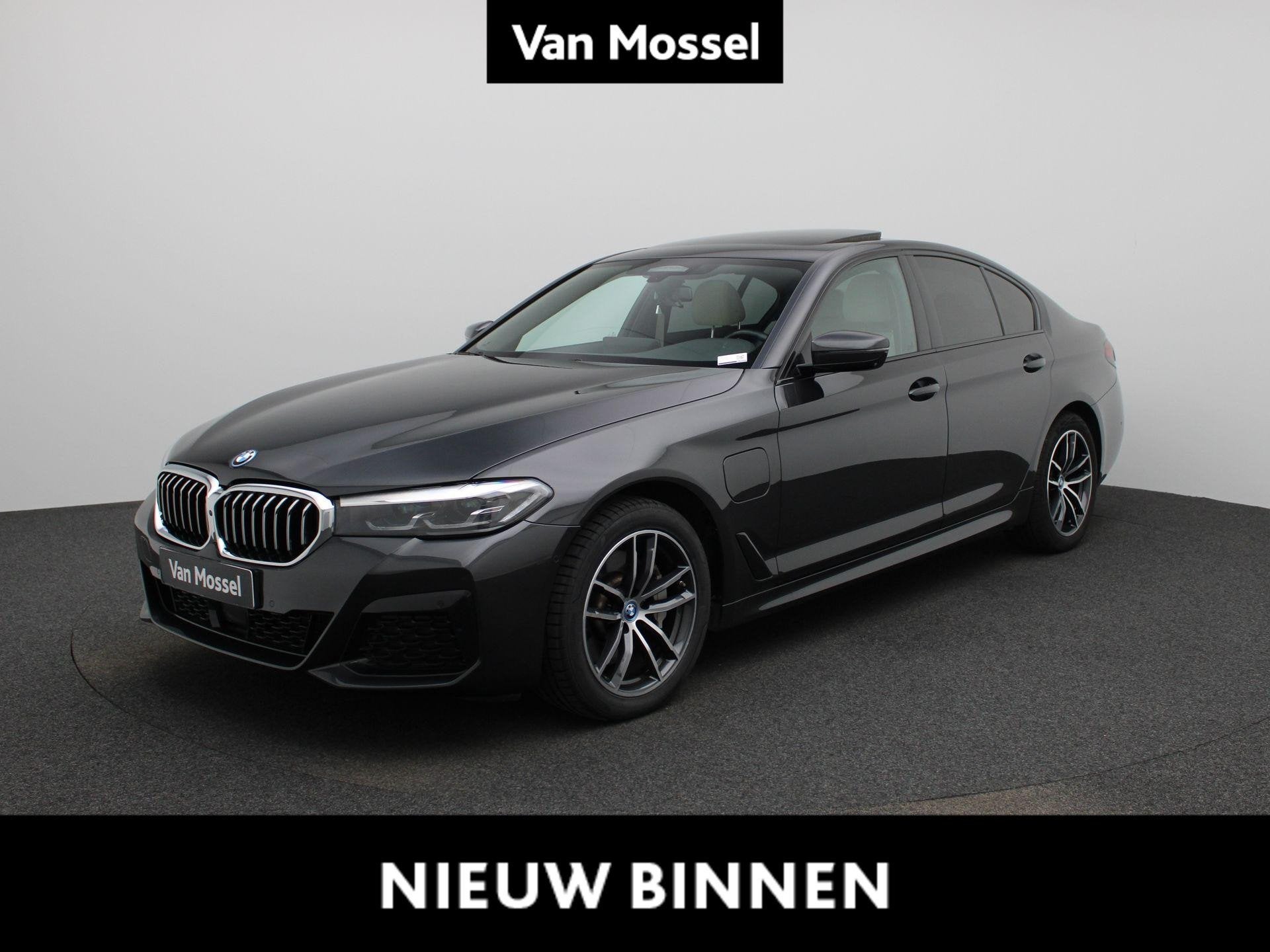 BMW 5 Reeks Berline 530e 215kW xDrive M PAKKET | Zon - schui, Auto's, Stof, 4 cilinders, 2000 kg, Plug-in hybride