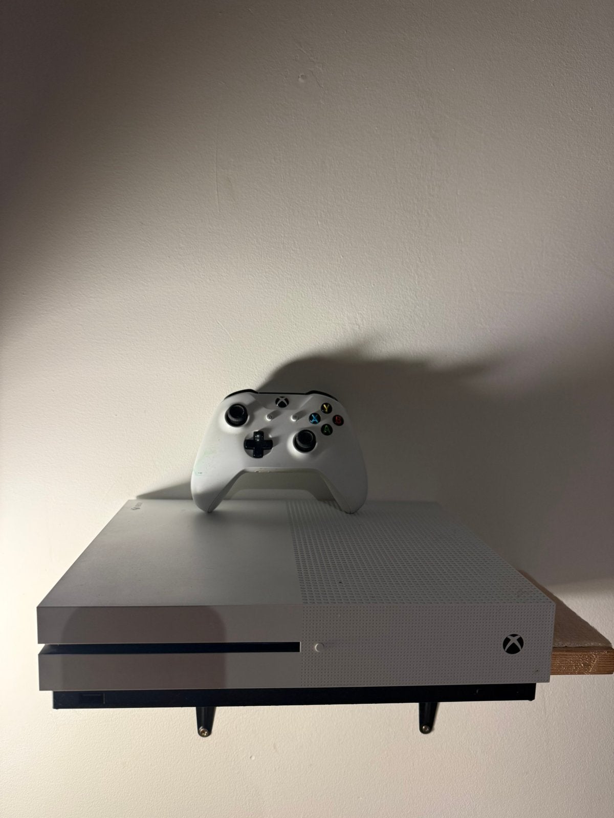 Xbox One S – Goede staat + Controller & Kabels, Games en Spelcomputers, Ophalen, Zo goed als nieuw, Xbox One
