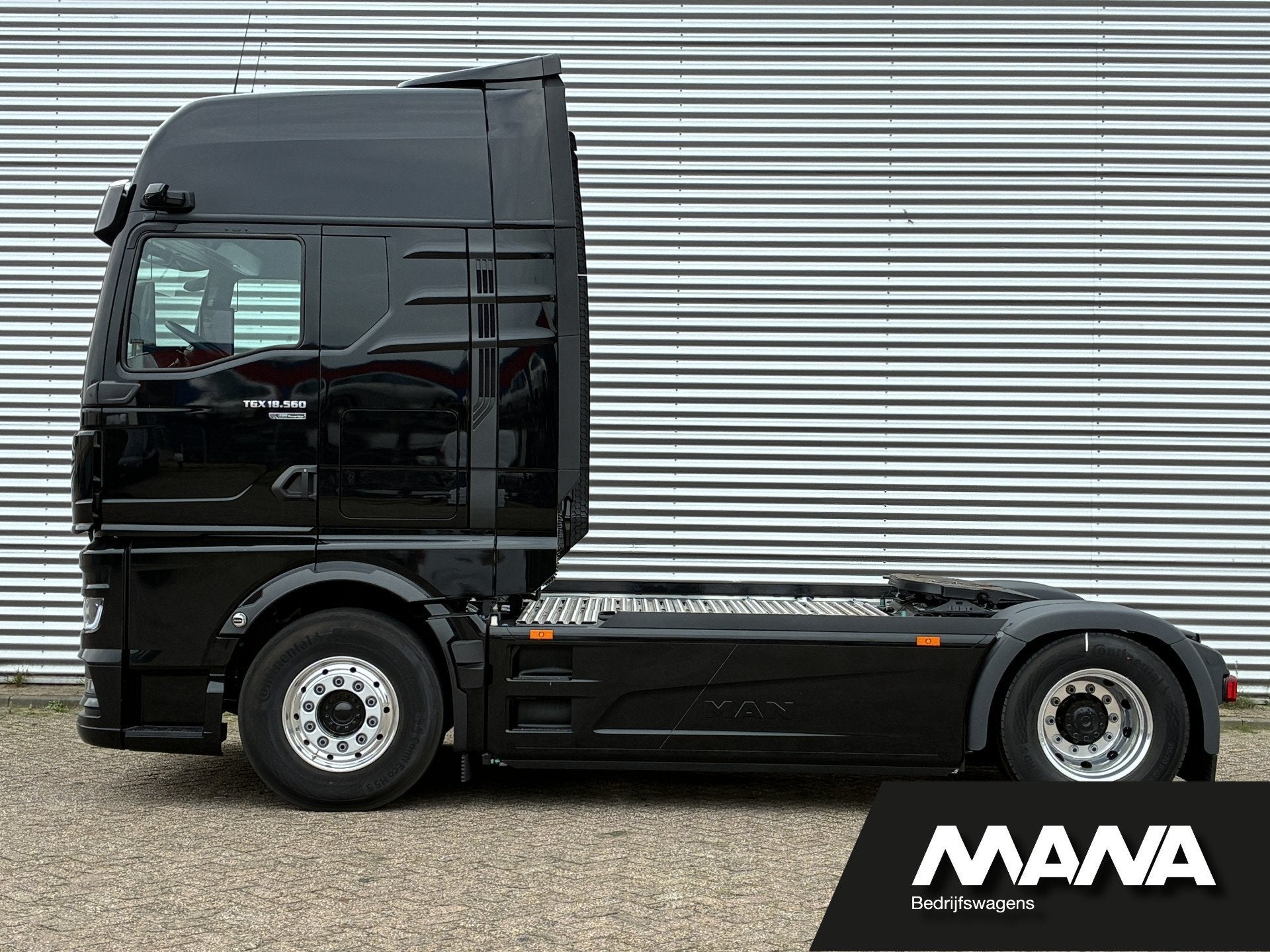 MAN TGX 18.560 4x2 LL SA D30 POWERLION / OPTIEVIEW / 2x TANK, Autos, Achat, Euro 6, 2 places, Noir