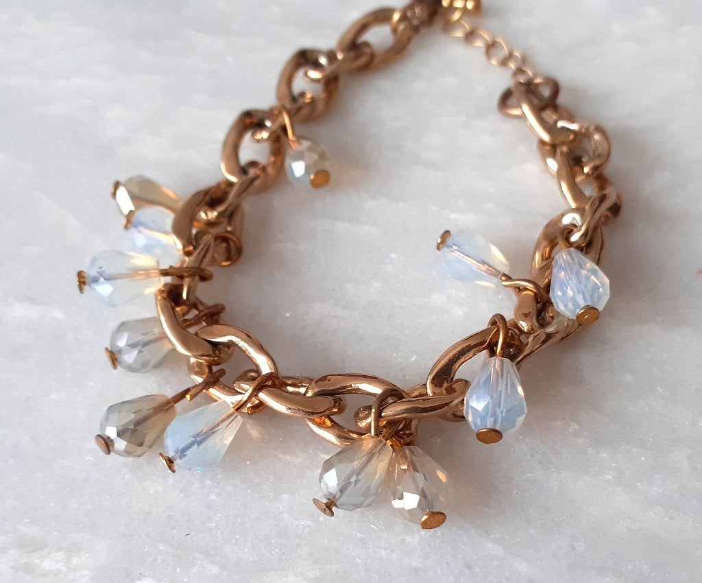 bedelarmband goud met opaliet bedels, Handtassen en Accessoires, Armbanden, Staal, Nieuw, Ophalen of Verzenden, Met bedels of kralen