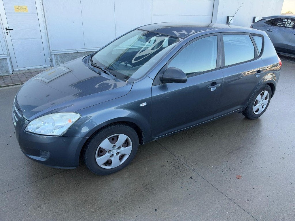 KIA C'EED 1.4i BENZINE ESSENCE 5 DEURS AIRCO - 94.180 KMS !, Autos, https://public.car-pass.be/vhr/c76afbb6-eb7c-42c1-888b-da8859f7108d