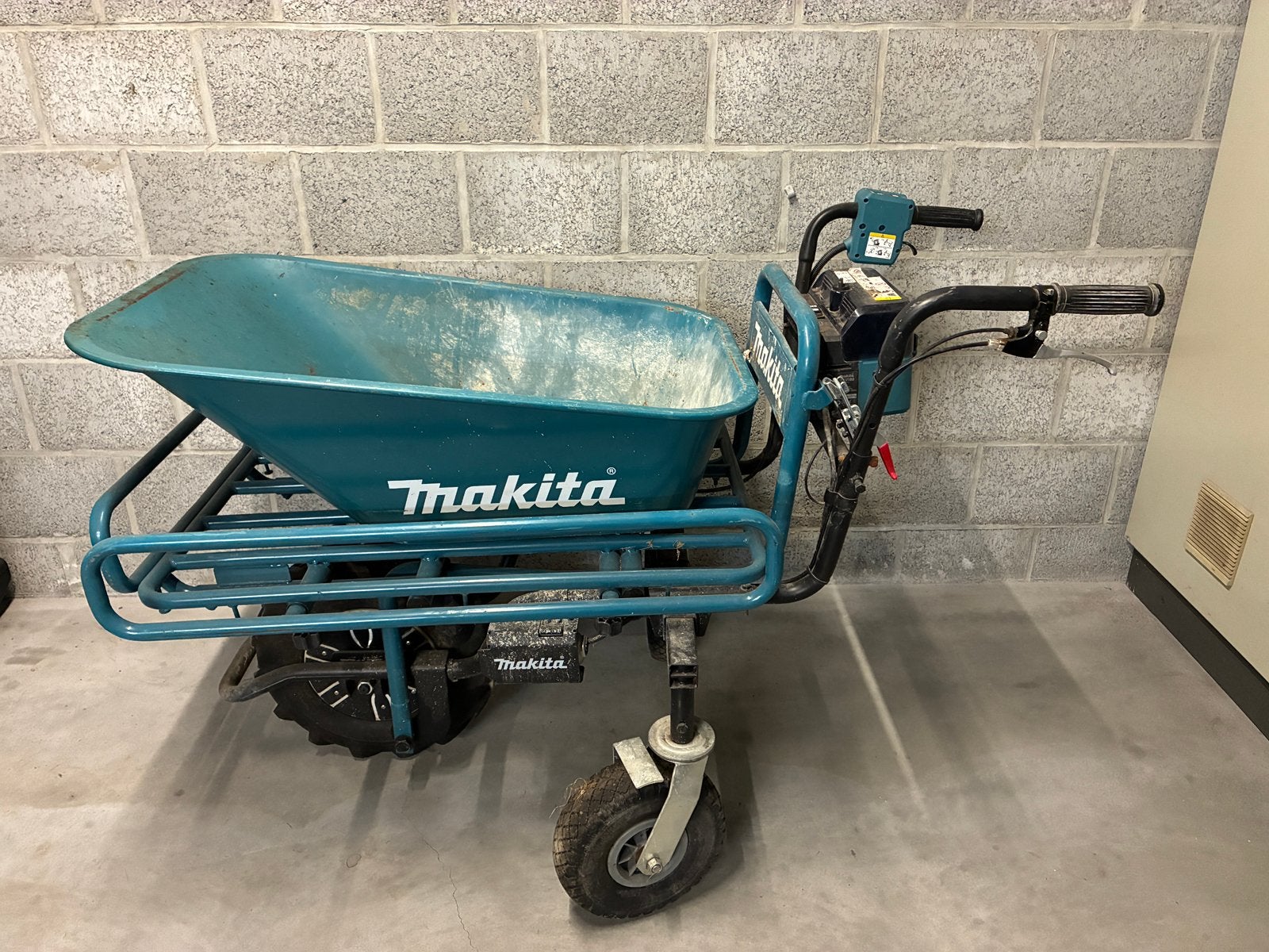 Kruiwagen Makita, Ophalen, Zo goed als nieuw