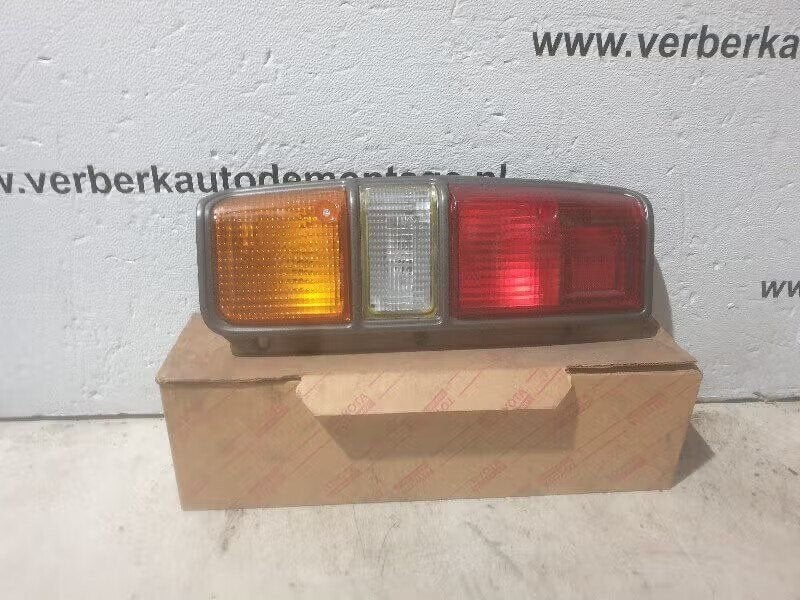 ACHTERLICHT RECHTS Toyota Lite-ace (M3.V) (81551-95701), Enlèvement ou Envoi, Kundenbetreuung@toyota.de, Toyota, Utilisé