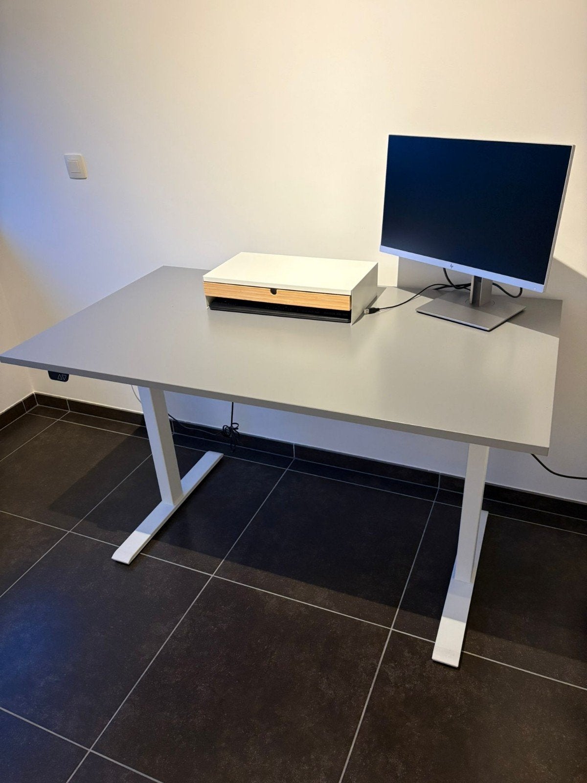 Elektrische verstelbaar bureau, Huis en Inrichting, Ophalen
