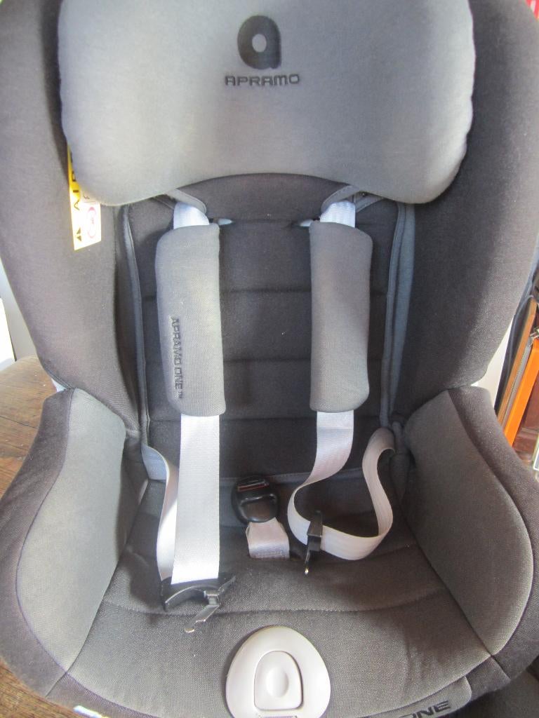 Siège auto APRAMO ONE pivotant réglable de 0 à 12 ans, Enfants & Bébés, Sièges auto, Ceinture de sécurité, Enlèvement