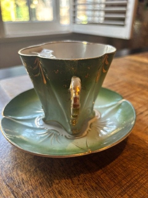 Mooie vintage porseleinen kop & schotel – groen met bloemen, Antiek en Kunst, Ophalen