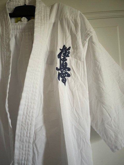 kimono de karaté, Enlèvement ou Envoi, Costume d'arts martiaux, Taille XS ou plus petite, Comme neuf