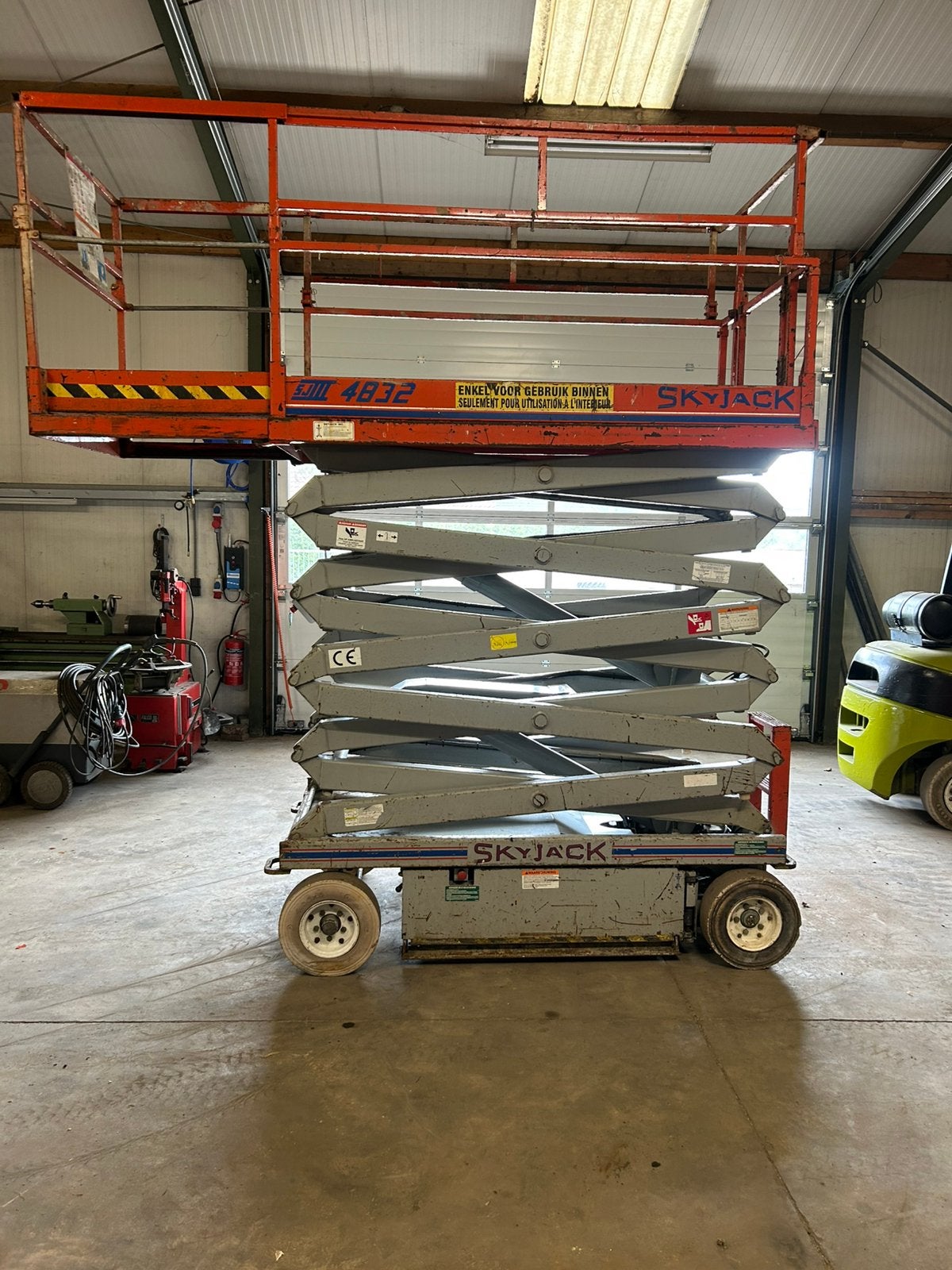 Schaarhoogwerker skyjack 10 mtr, Ophalen