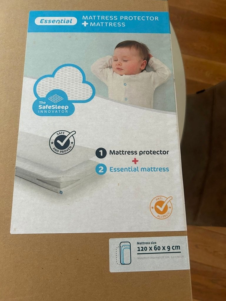 Aerosleep matras + matrasbeschermer 60x120, Garçon ou Fille, Enlèvement ou Envoi, Comme neuf, Parure de lit