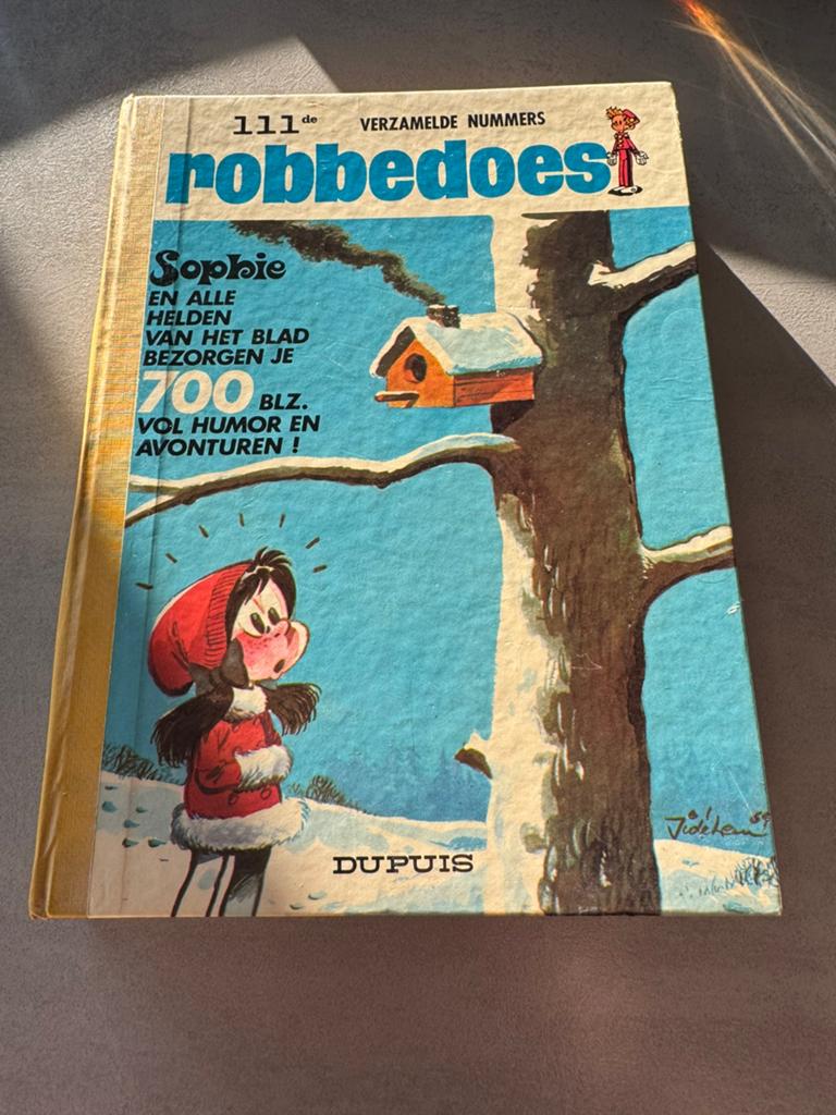 Robbedoes verzamelalbum 111 met microverhalen, Boeken, Stripverhalen, Eén stripboek, Ophalen of Verzenden, Gelezen