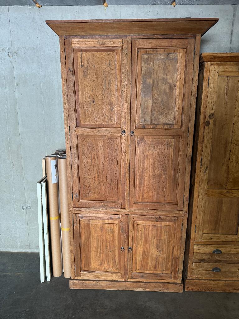 Belle armoire en bois indonésien, 25 à 50 cm, Avec tablette(s), Comme neuf, Enlèvement