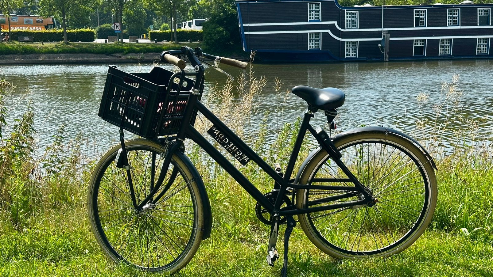 Mooie McGregor stadsfiets met voordrager, Ophalen, Zo goed als nieuw