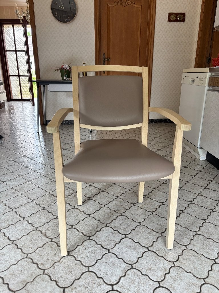 Zorgmeubel eetkamerstoel, Huis en Inrichting, Stoelen, Bruin, Zo goed als nieuw, Eén, Ophalen
