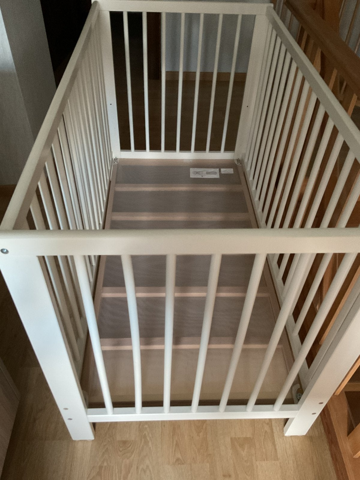 Wit babybedje met matras, Ophalen, Zo goed als nieuw, Rechthoekig, In hoogte verstelbaar
