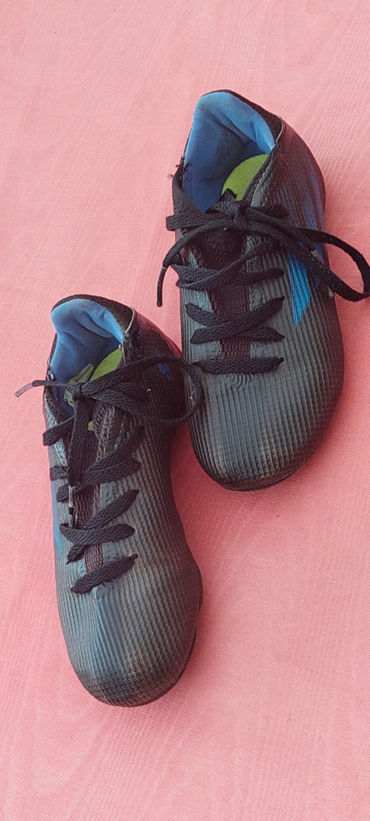 voetbalschoenen maat 27 adidas, Ophalen of Verzenden, Zo goed als nieuw, Schoenen