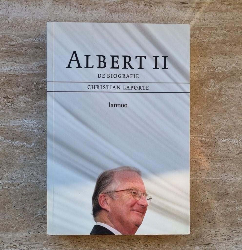 Biografie over koning Albert II van Christian Laporte, Verzamelen, Verzenden, Zo goed als nieuw, Tijdschrift of Boek