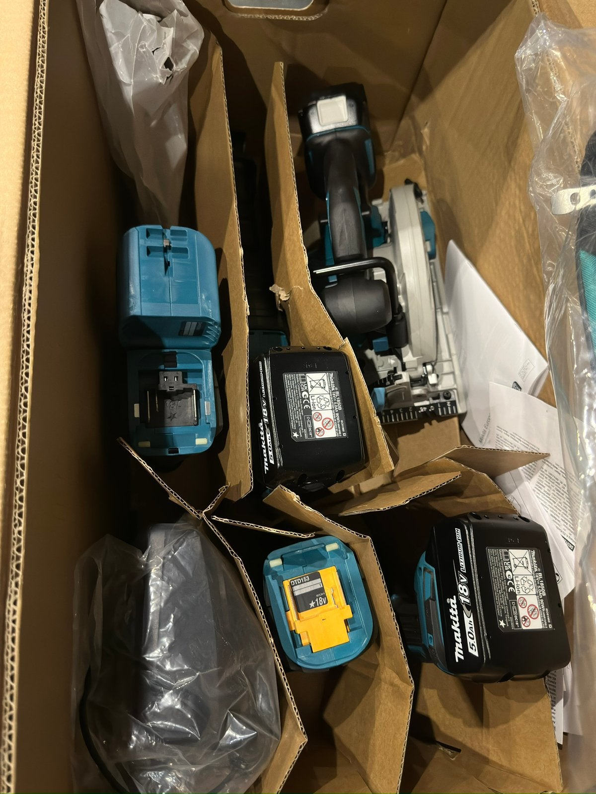 Makita set splinternieuw!!, Doe-het-zelf en Bouw, Gereedschap | Boormachines, Ophalen, Zo goed als nieuw