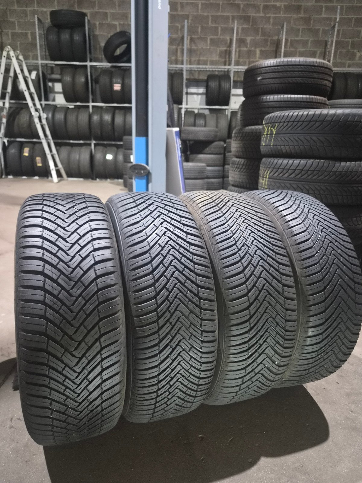 20555r16 Continental 4seaaons banden demo banden 6.5mm, Ophalen, Gebruikt, Voor, BMW
