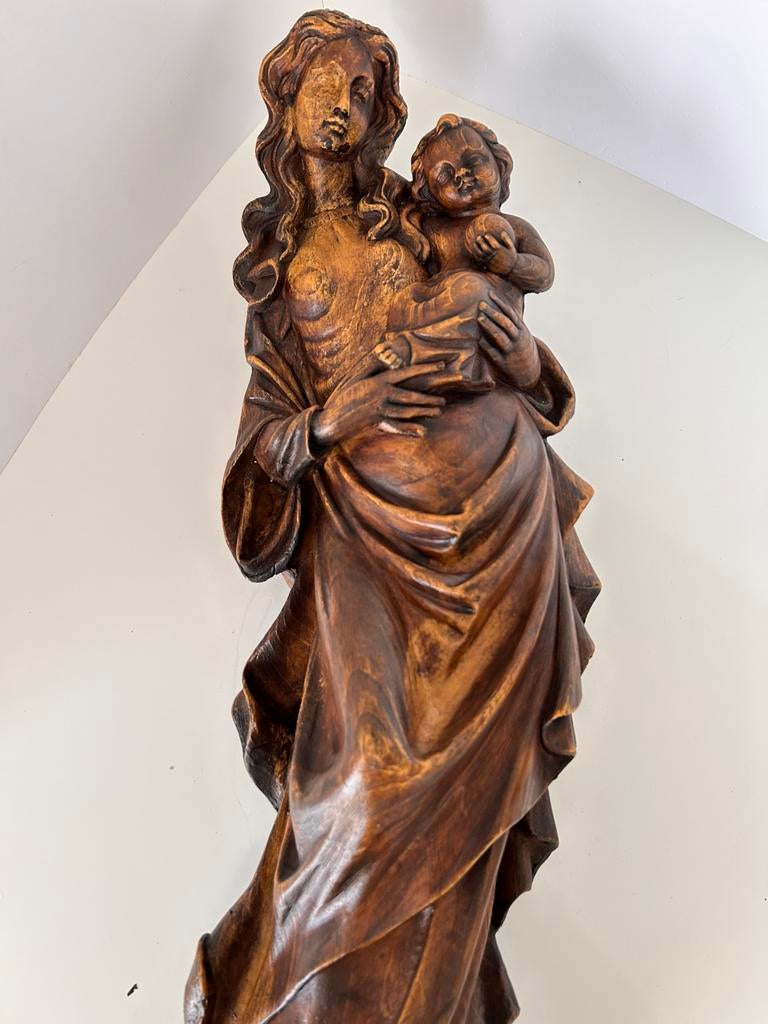 Maria met Kind, Ophalen