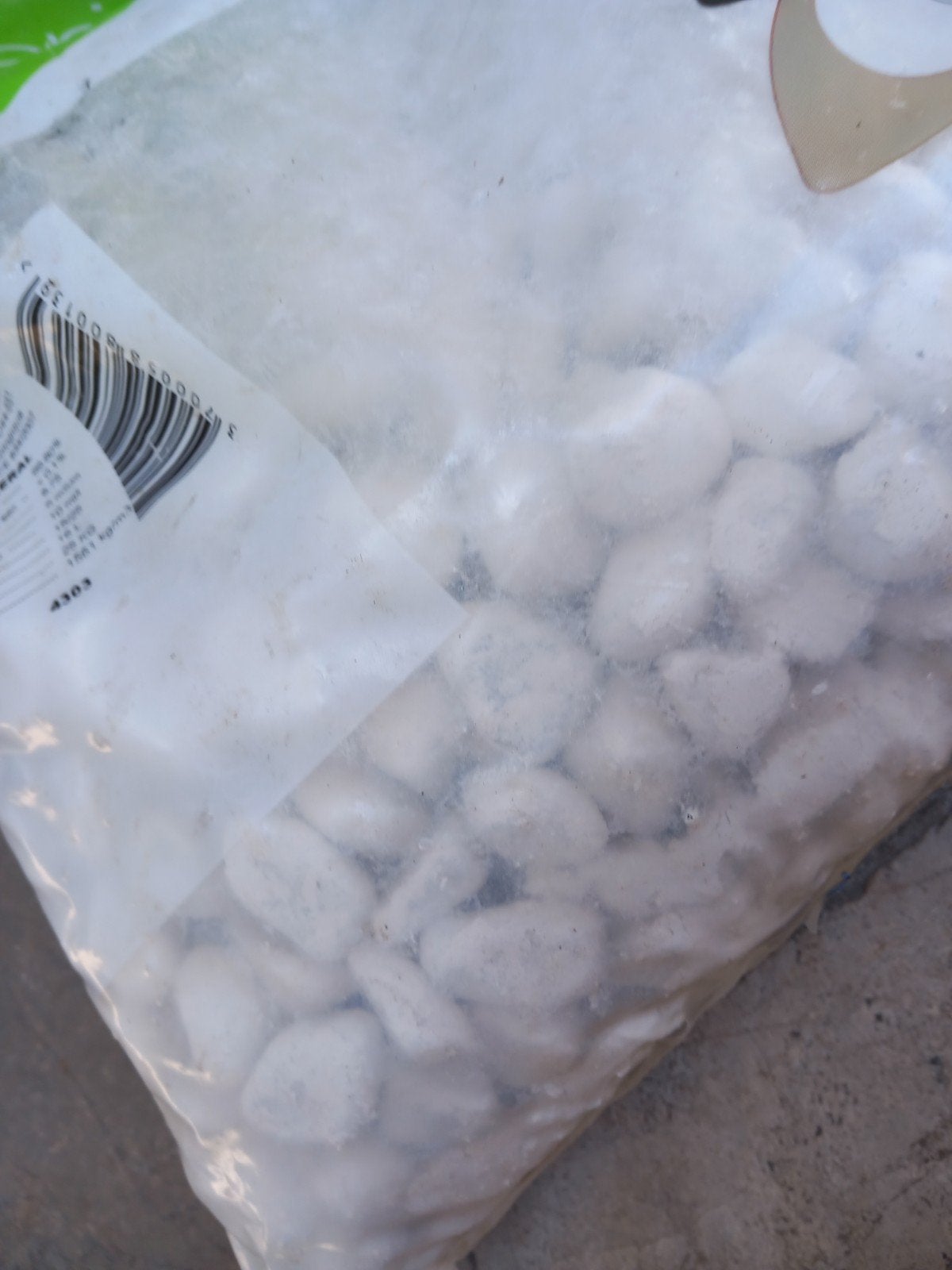 11 kilo witte keien, Ophalen