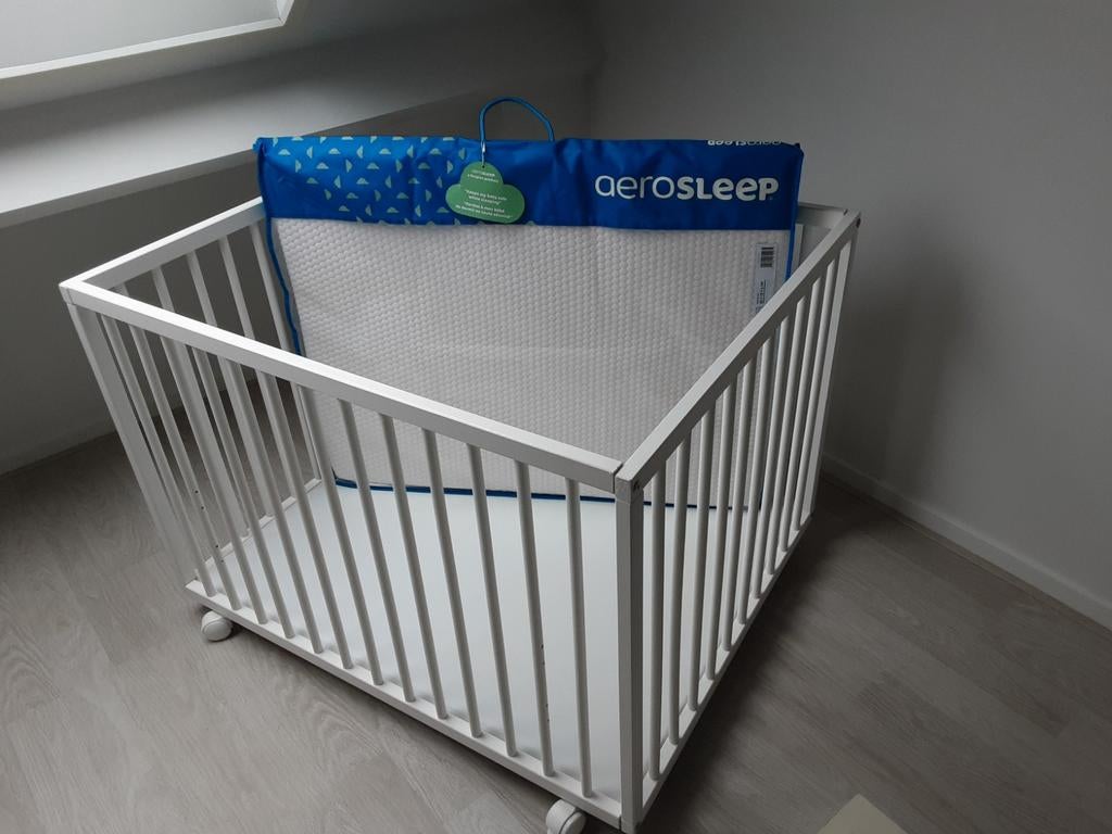 Box wit met Aerosleep matras, beschermer en hoeslakens, Kinderen en Baby's, Ophalen, In hoogte verstelbaar