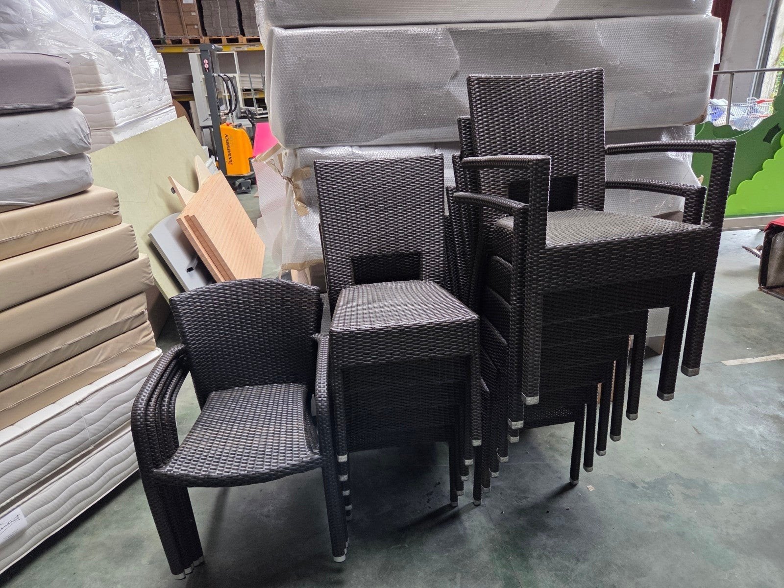 Zwarte tuinstoelen, Tuin en Terras, Ophalen, Zo goed als nieuw