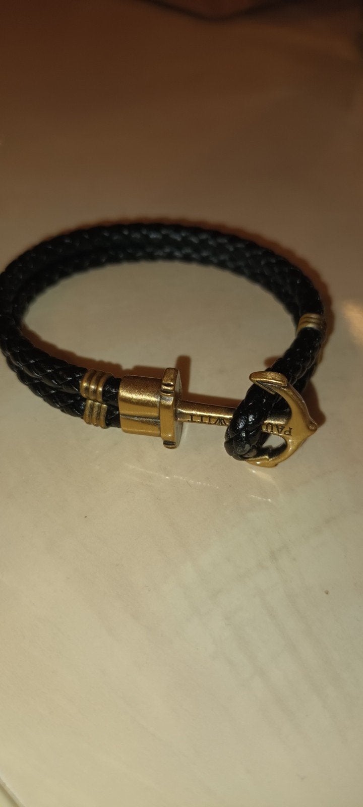 bracelet homme Paul Hewit, Enlèvement