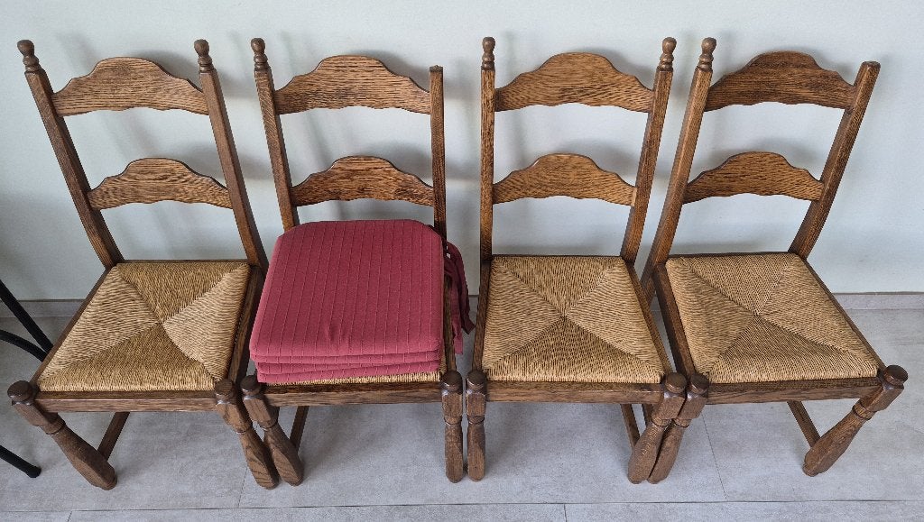 4 houten stoelen met rieten zitvlak, Huis en Inrichting, Stoelen, Ophalen, Gebruikt, Bruin, Vier